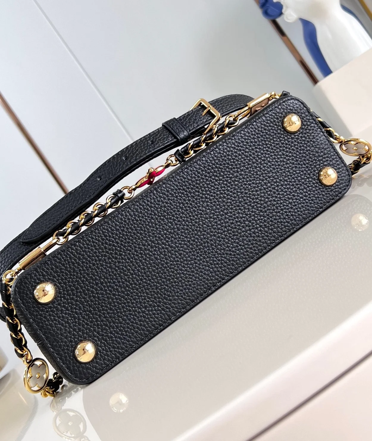 루이비통 카퓌신 BB M23950