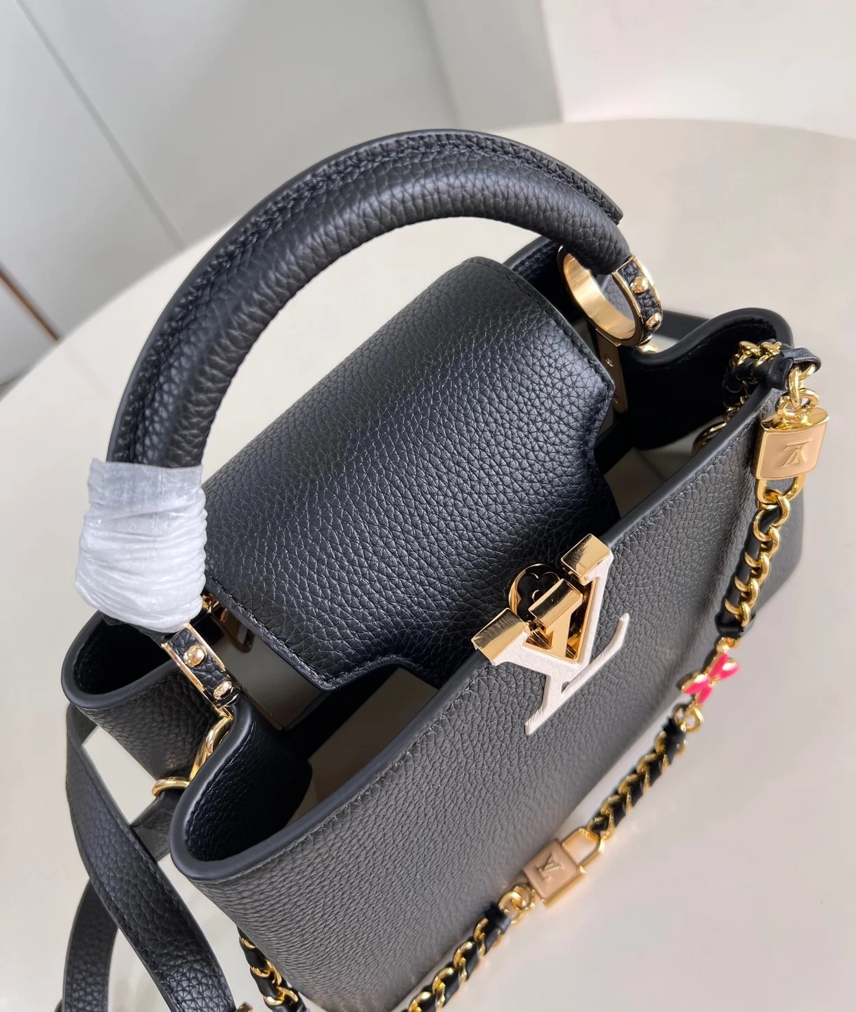 루이비통 카퓌신 BB M23950