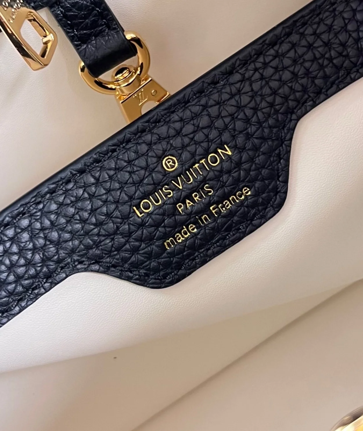 루이비통 카퓌신 BB M23950