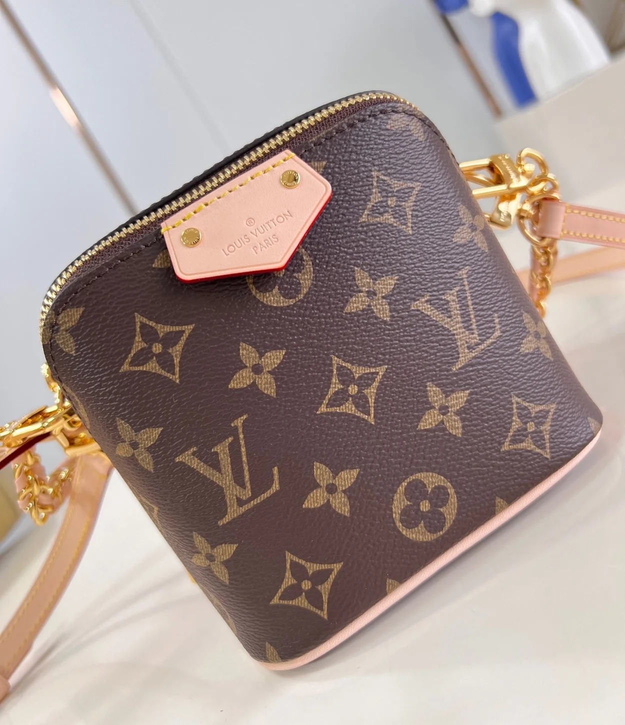 루이비통 저스트 인 케이스 M47096