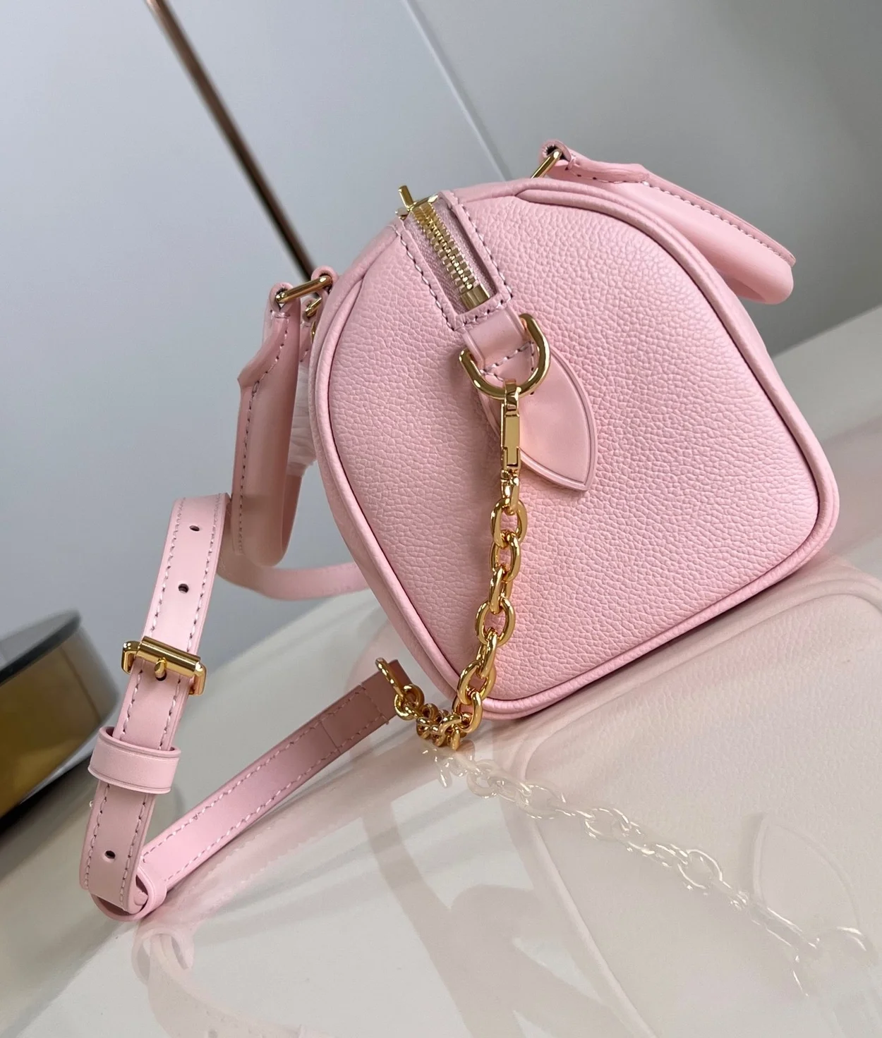 루이비통 스피티 반둘리에 20 M47136