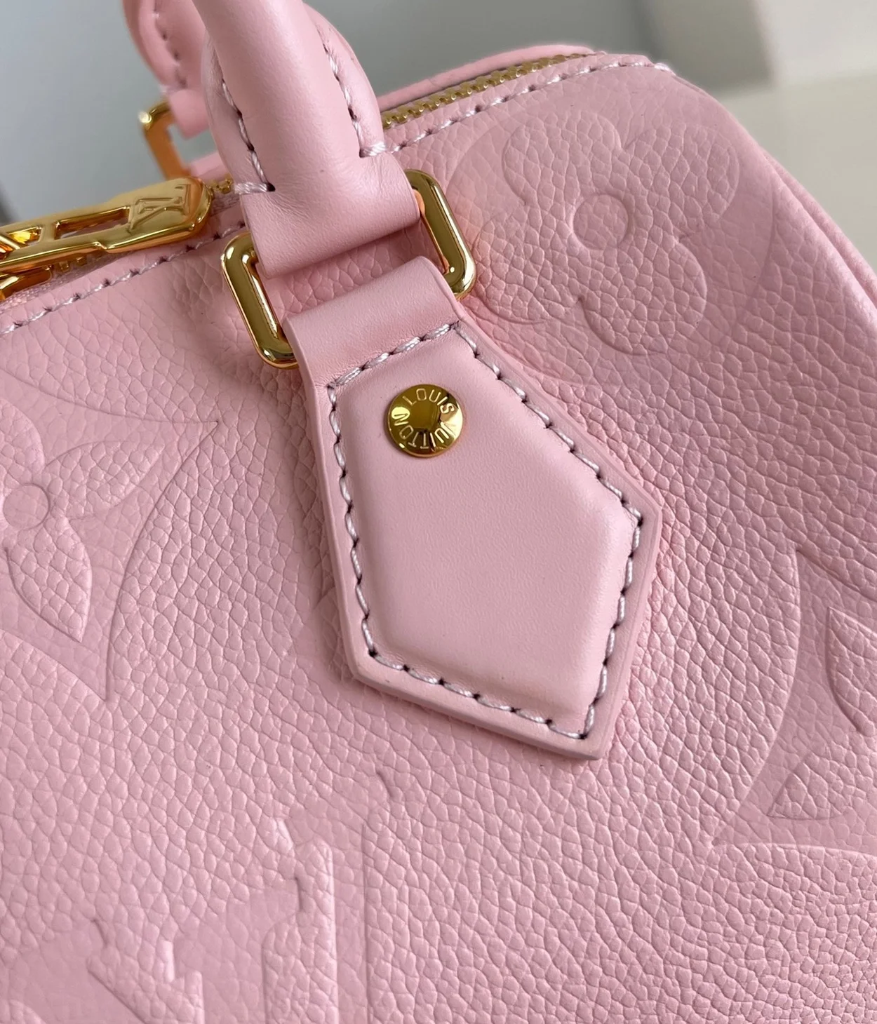 루이비통 스피티 반둘리에 20 M47136