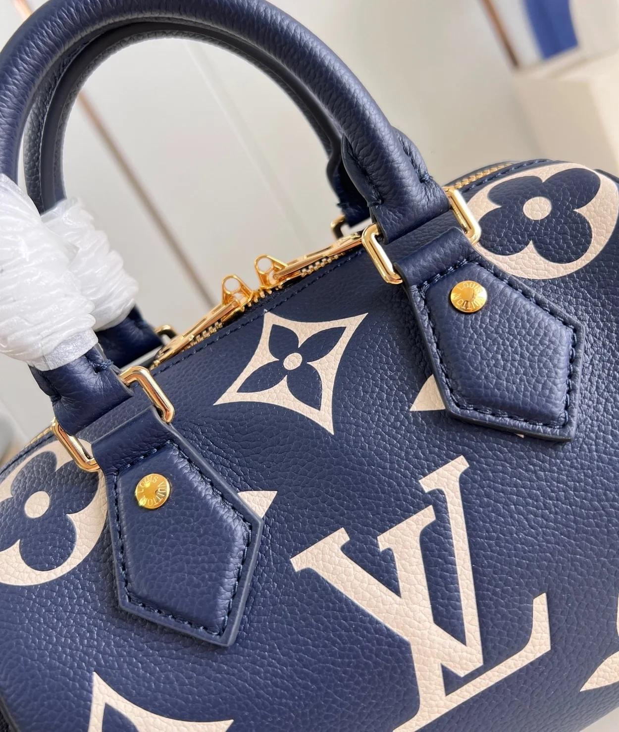 루이비통 스피디 반둘리에 20 M47048