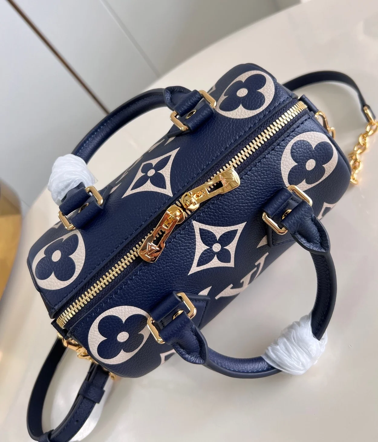 루이비통 스피디 반둘리에 20 M47048