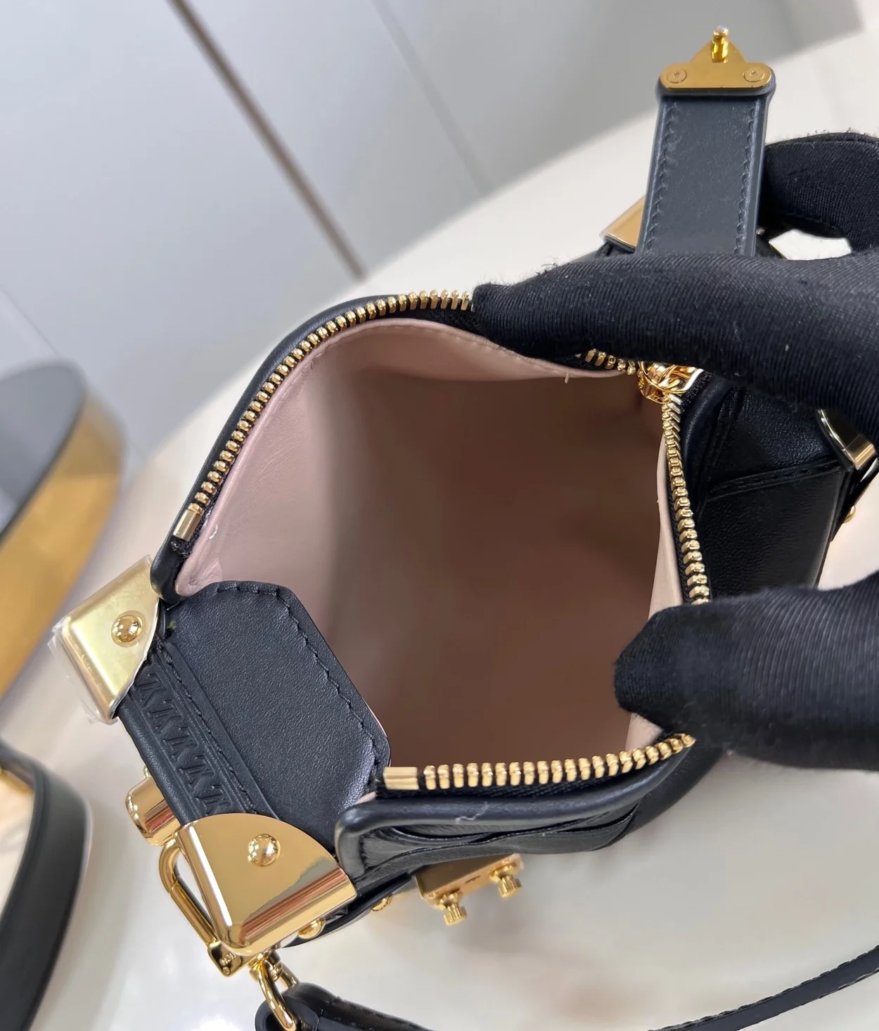 루이비통 사이드 트렁크 PM M83030