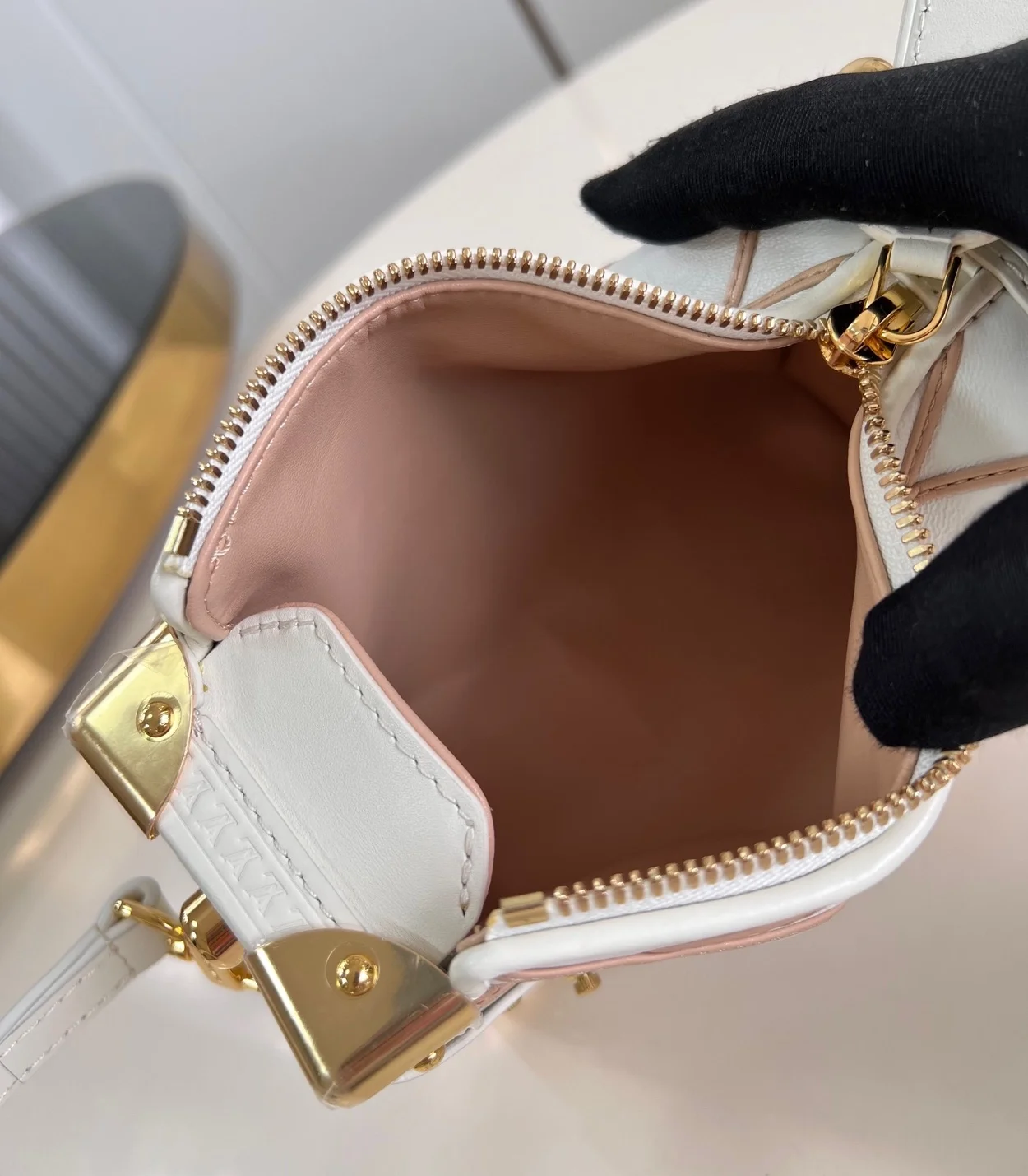 루이비통 사이드 트렁크 PM M25216