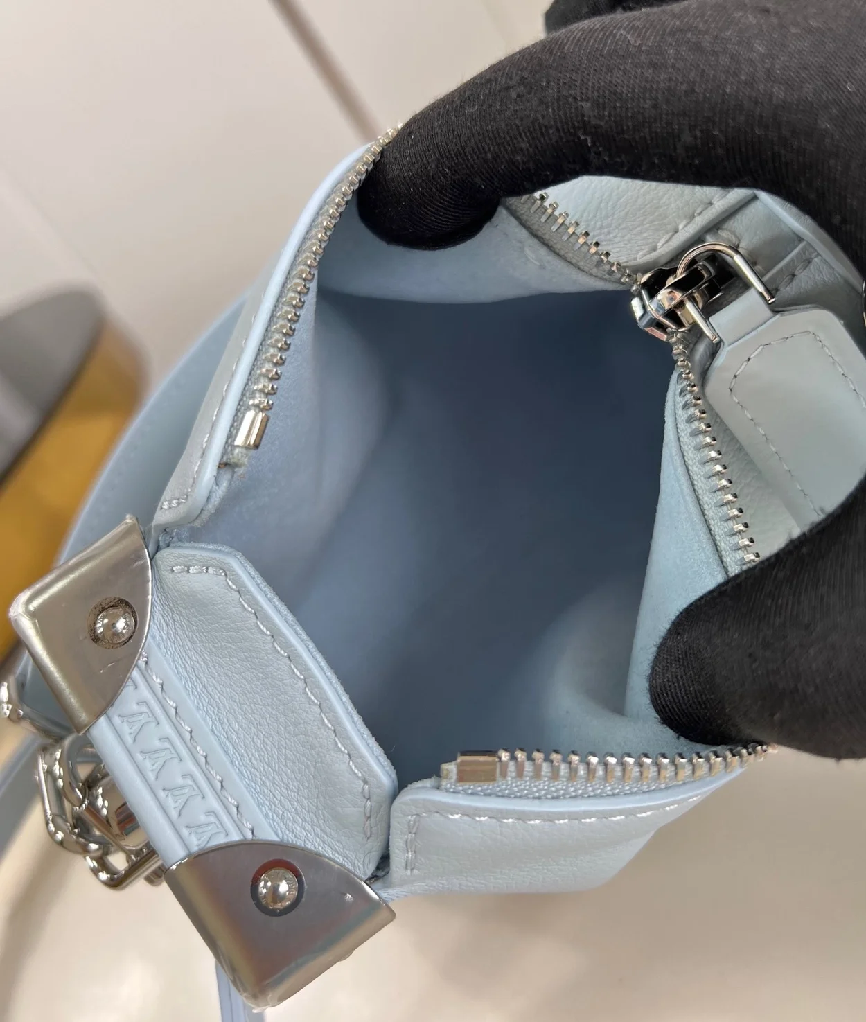 루이비통 사이드 트렁크 PM M25067