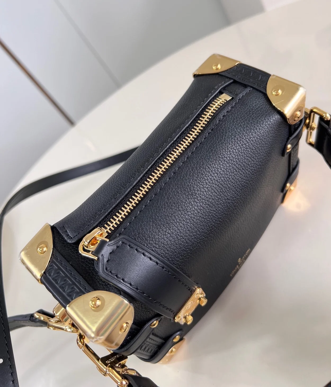 루이비통 사이드 트렁크 PM M23817