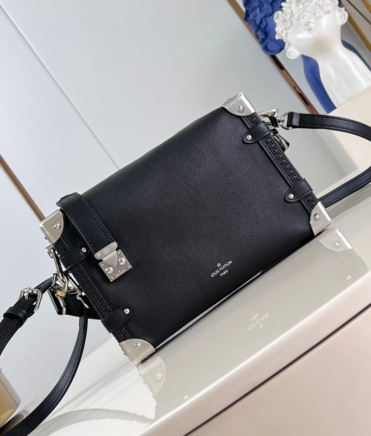 루이비통 사이드 트렁크 MM M25160