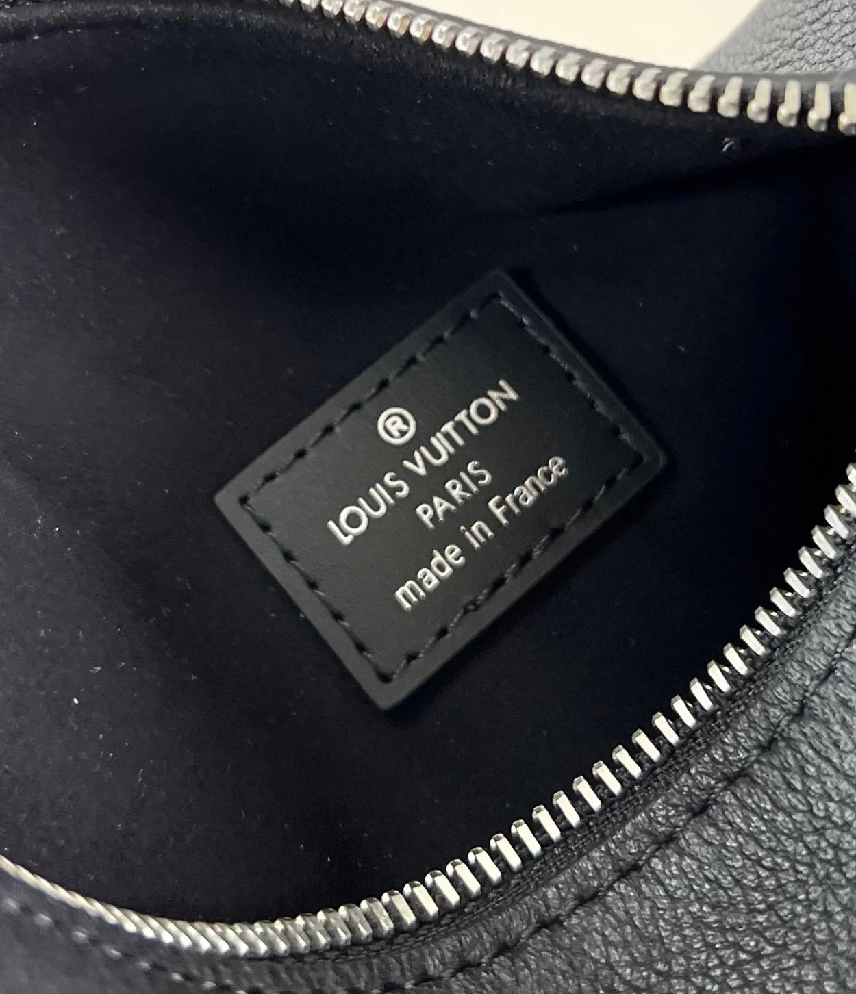 루이비통 사이드 트렁크 MM M25160