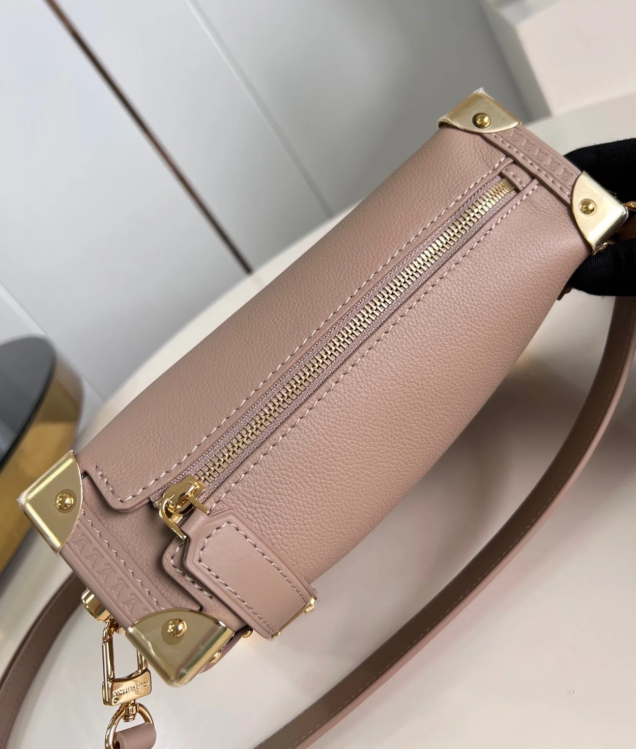 루이비통 사이드 트렁크 MM M25072