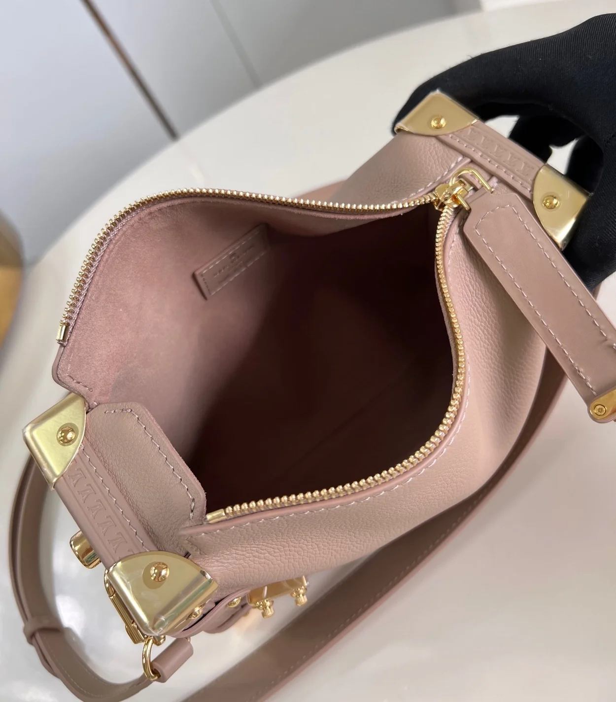 루이비통 사이드 트렁크 MM M25072