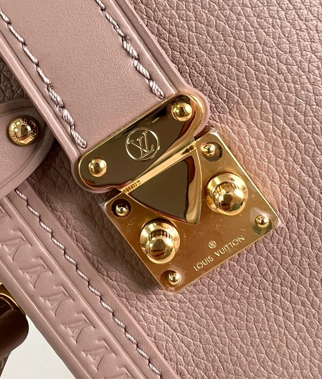 루이비통 사이드 트렁크 MM M25072