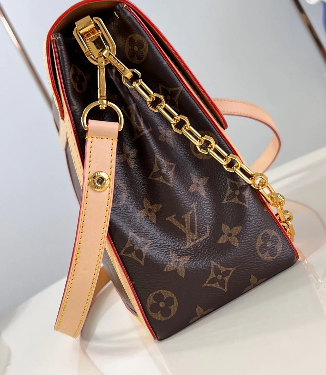 루이비통 도핀 소프트 GM M47149