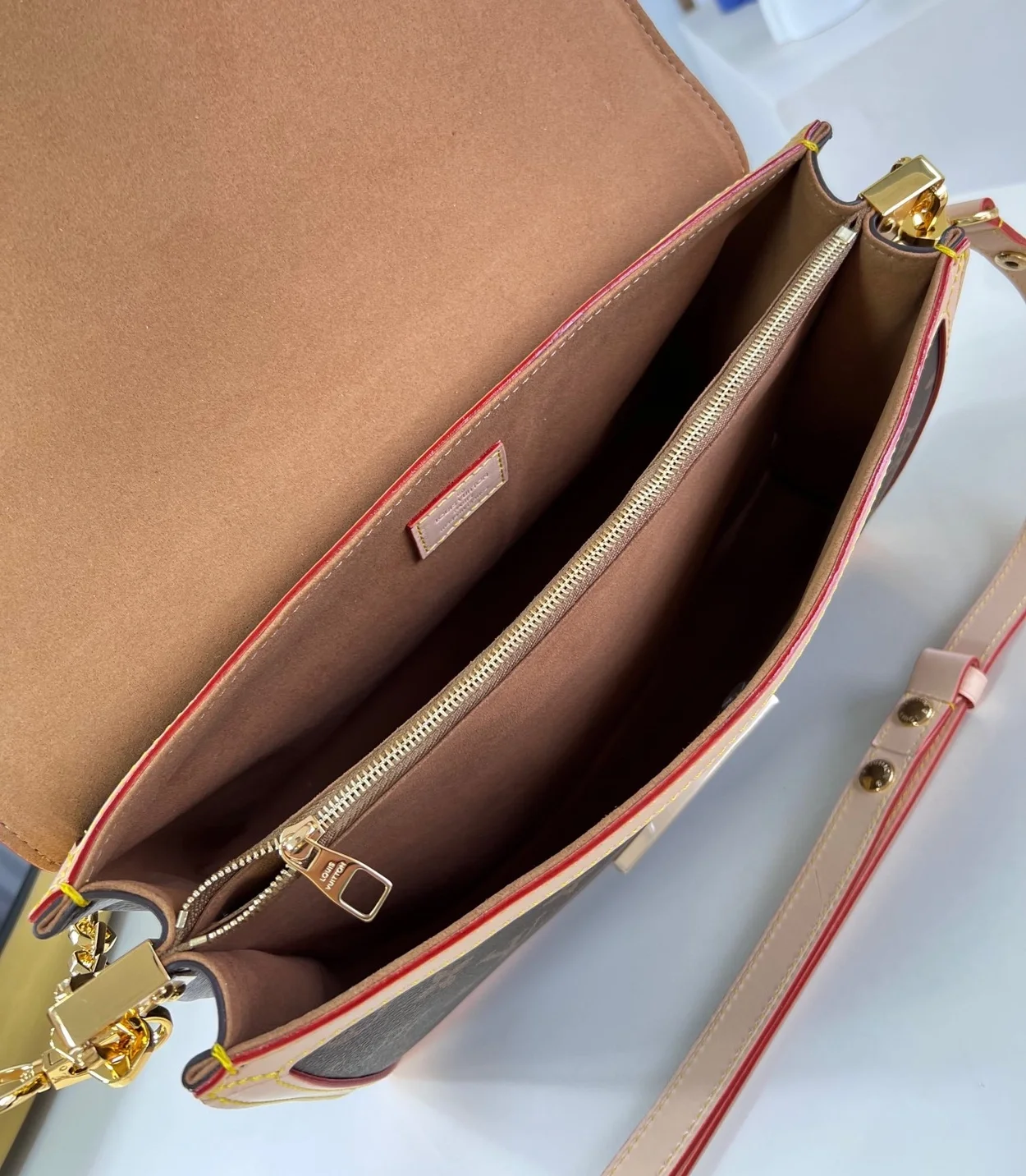 루이비통 도핀 소프트 GM M47149