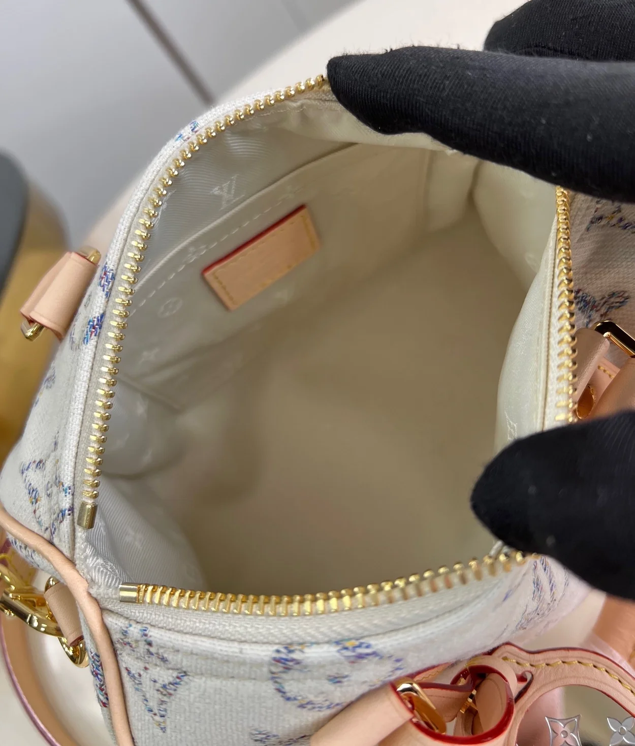 루이비통 스피디 반둘리에 20 M24709