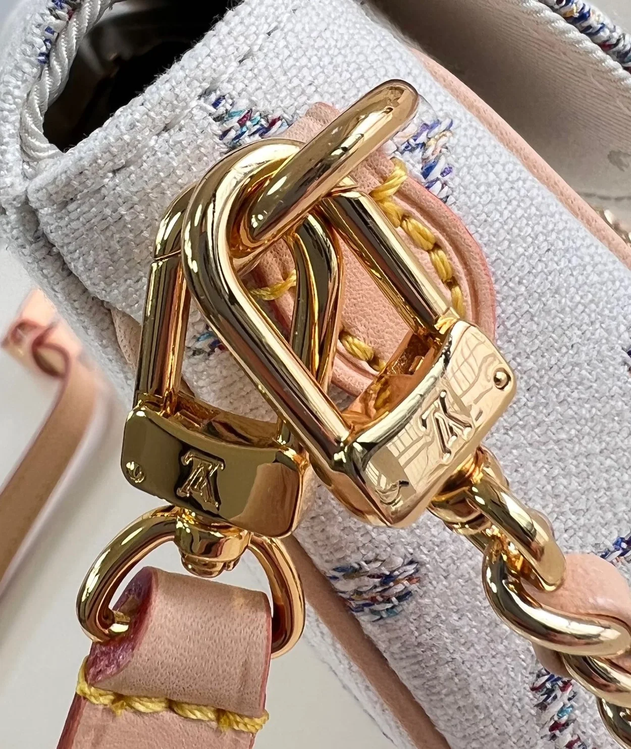 루이비통 월릿 온 체인 아이비 M83499