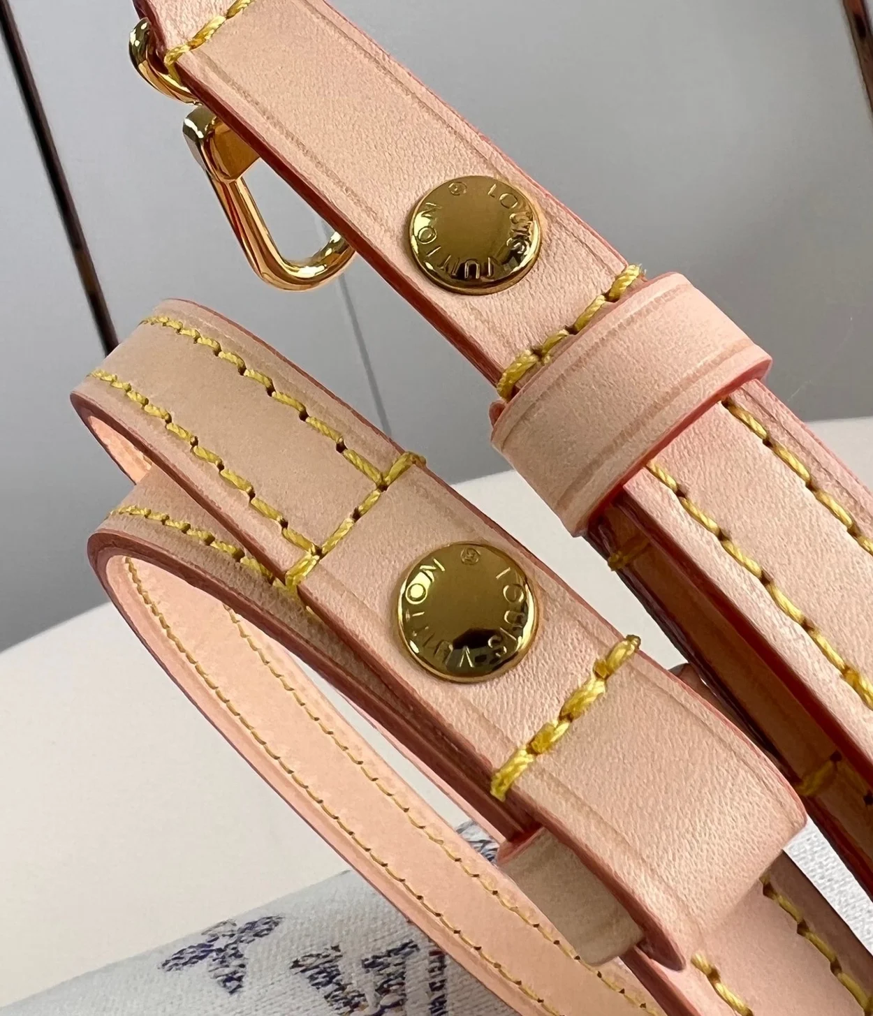 루이비통 월릿 온 체인 아이비 M83499