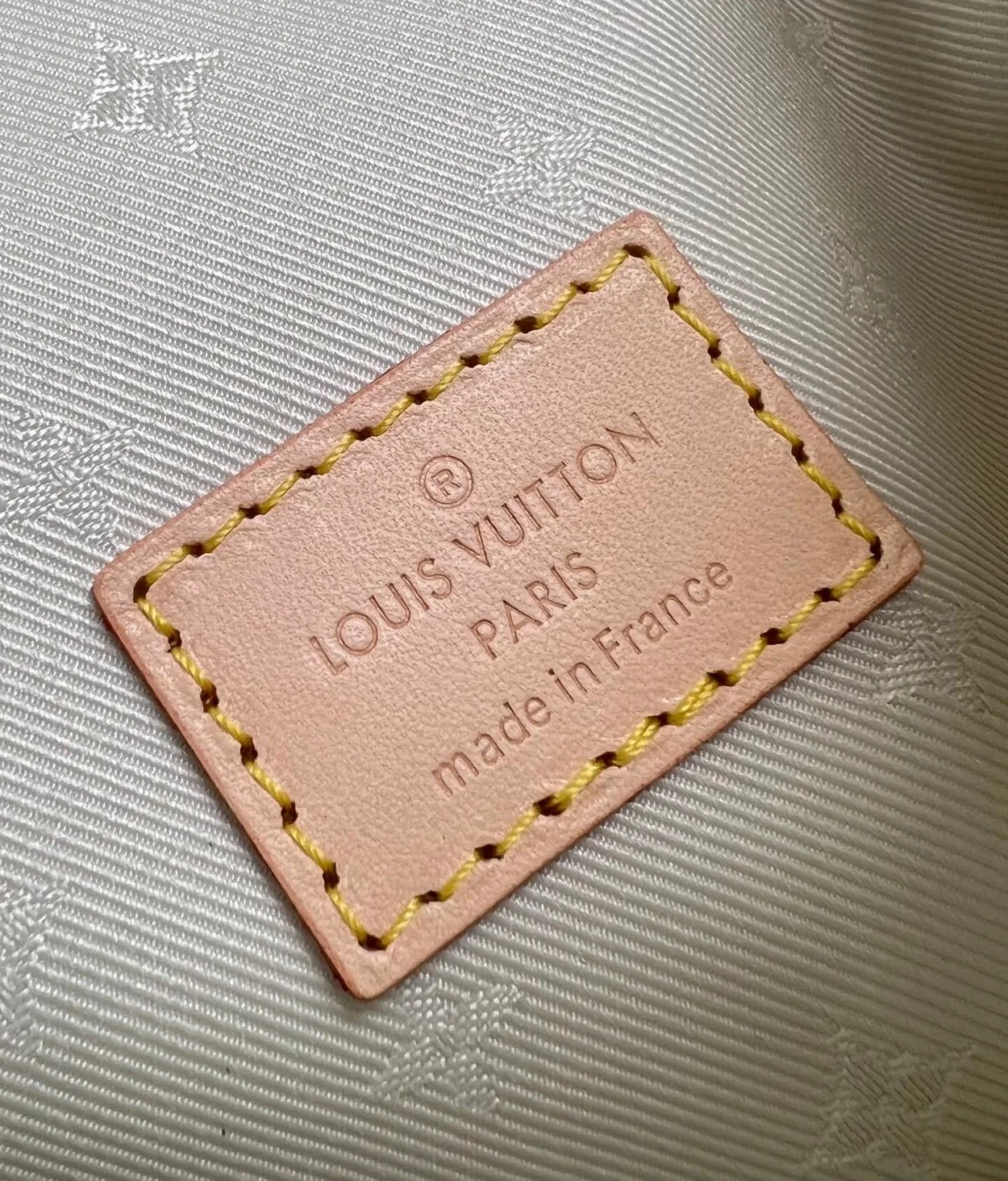 루이비통 월릿 온 체인 아이비 M83499