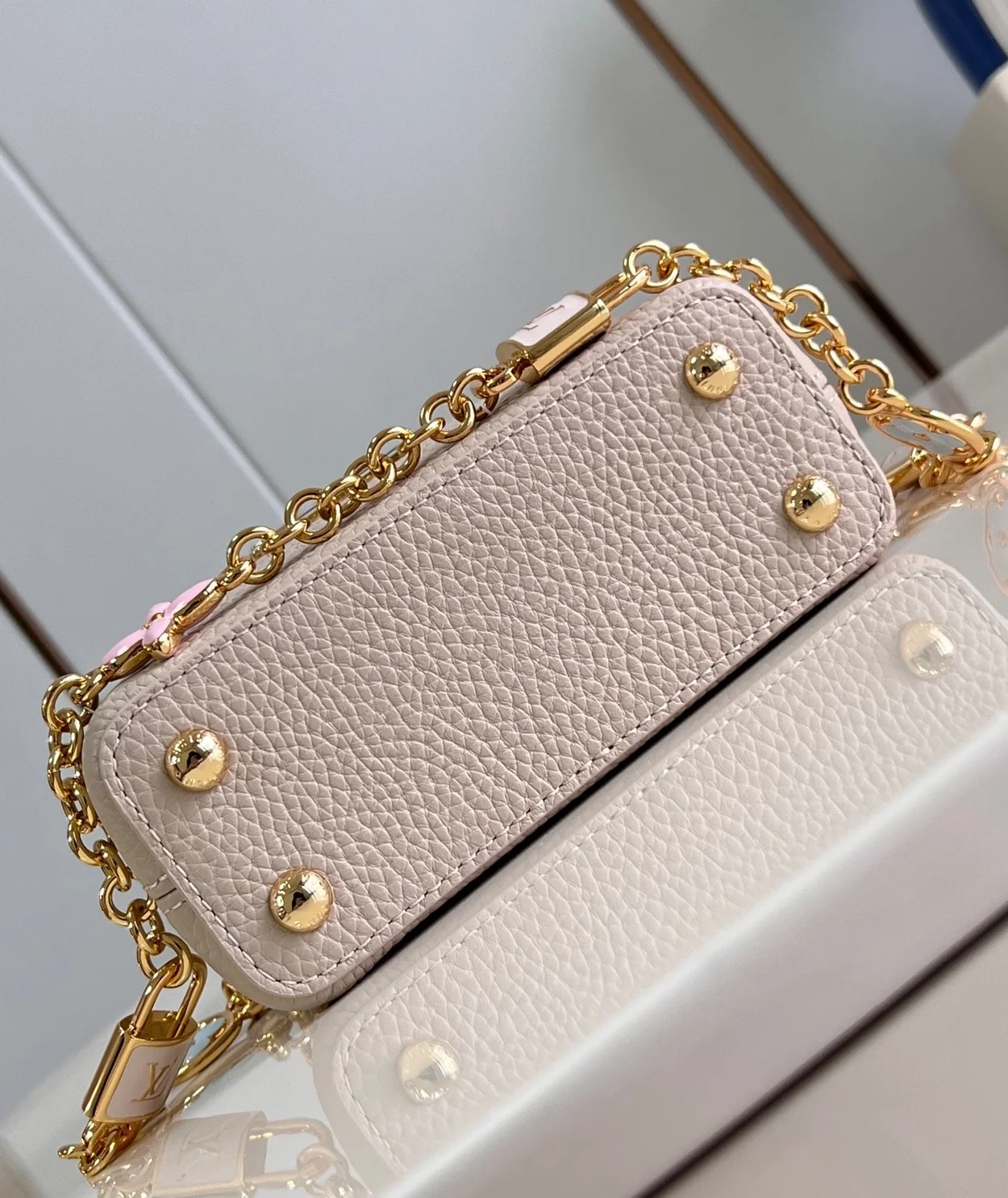 루이비통 카퓌신 나노 M23952