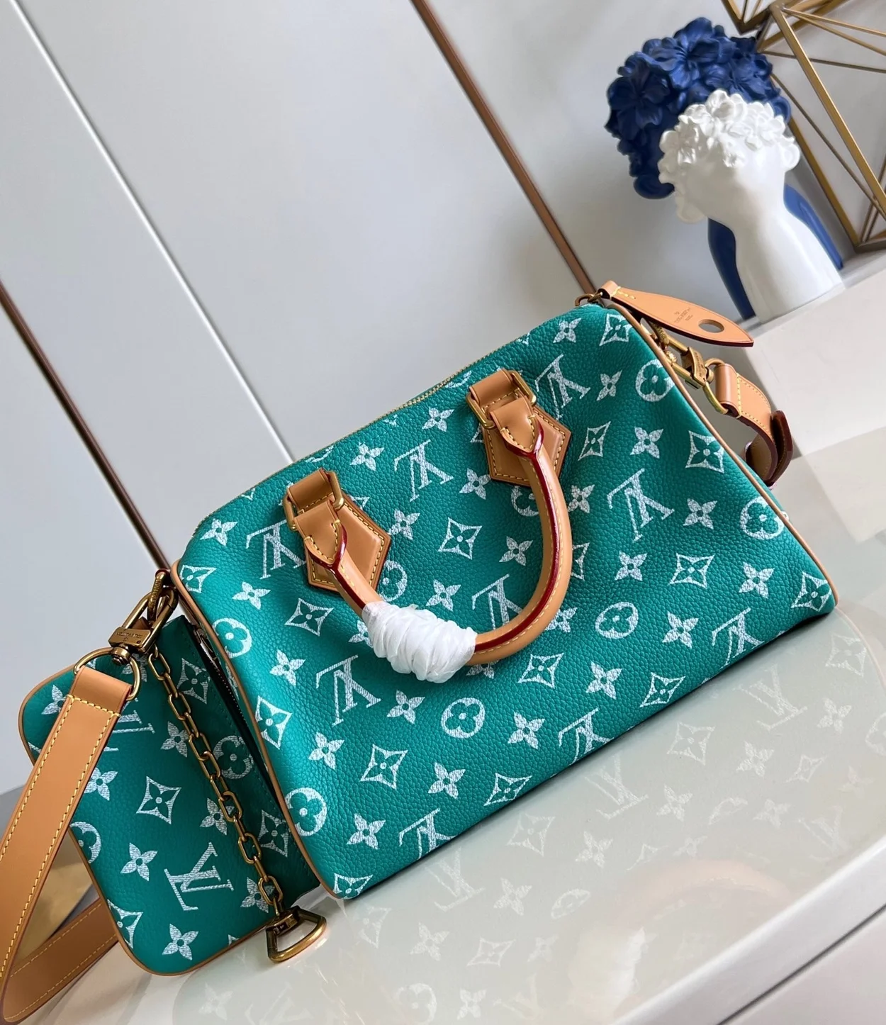 루이비통 런웨이 스피디 P9 반둘리에 25 M24423