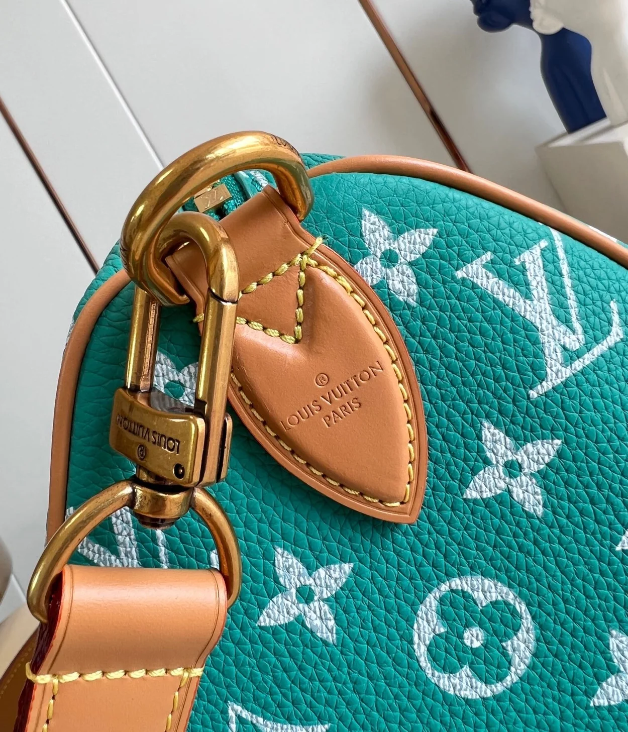 루이비통 런웨이 스피디 P9 반둘리에 25 M24423