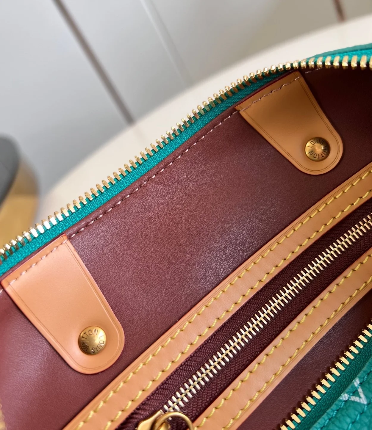 루이비통 런웨이 스피디 P9 반둘리에 25 M24423