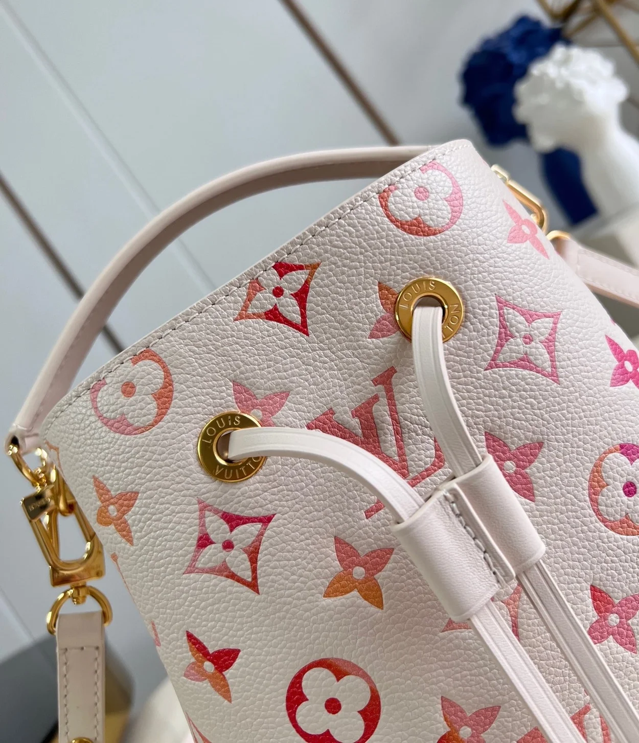 루이비통 네온노에 BB 모노그램