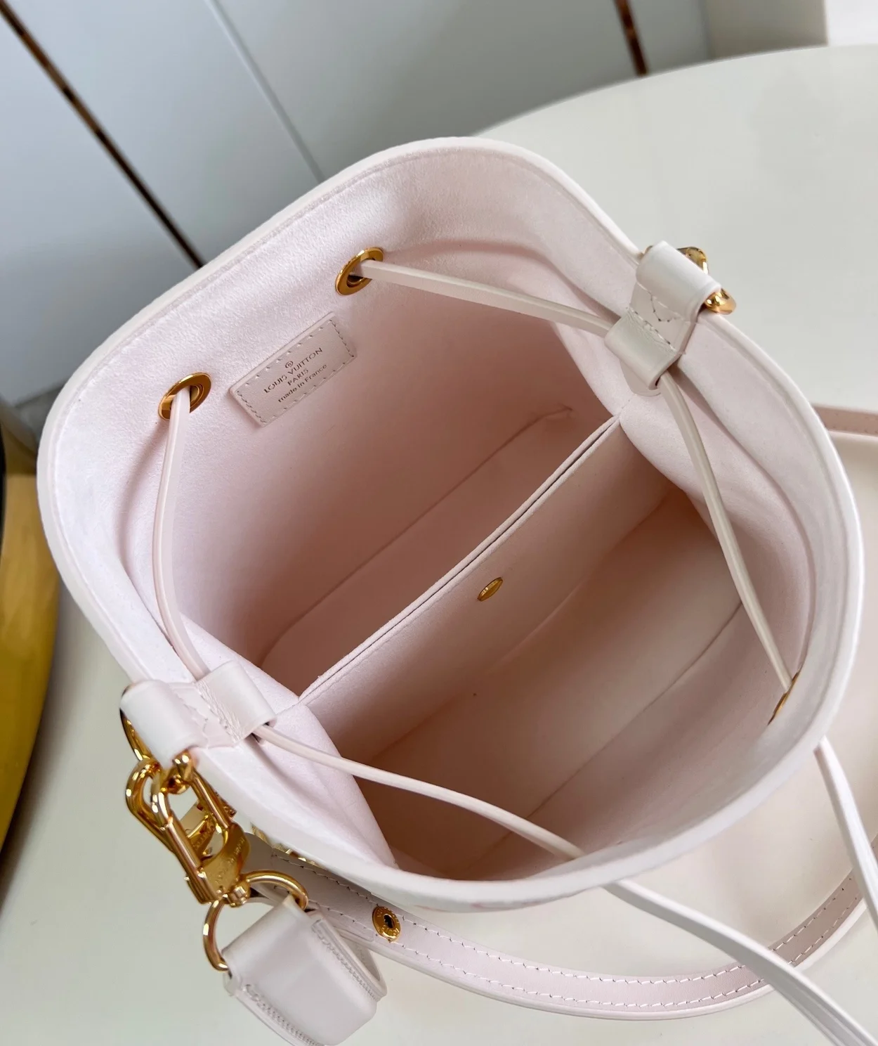 루이비통 네온노에 BB 모노그램