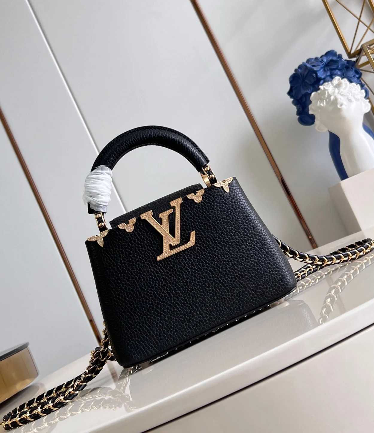 루이비통 블랙 카퓌신 미니 M56669