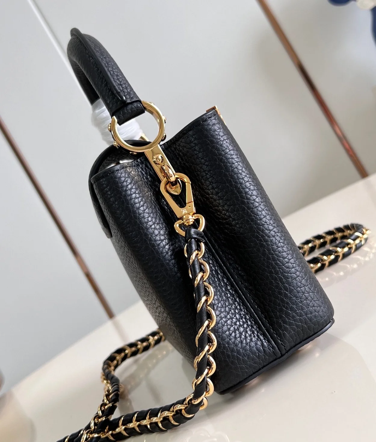 루이비통 블랙 카퓌신 미니 M56669