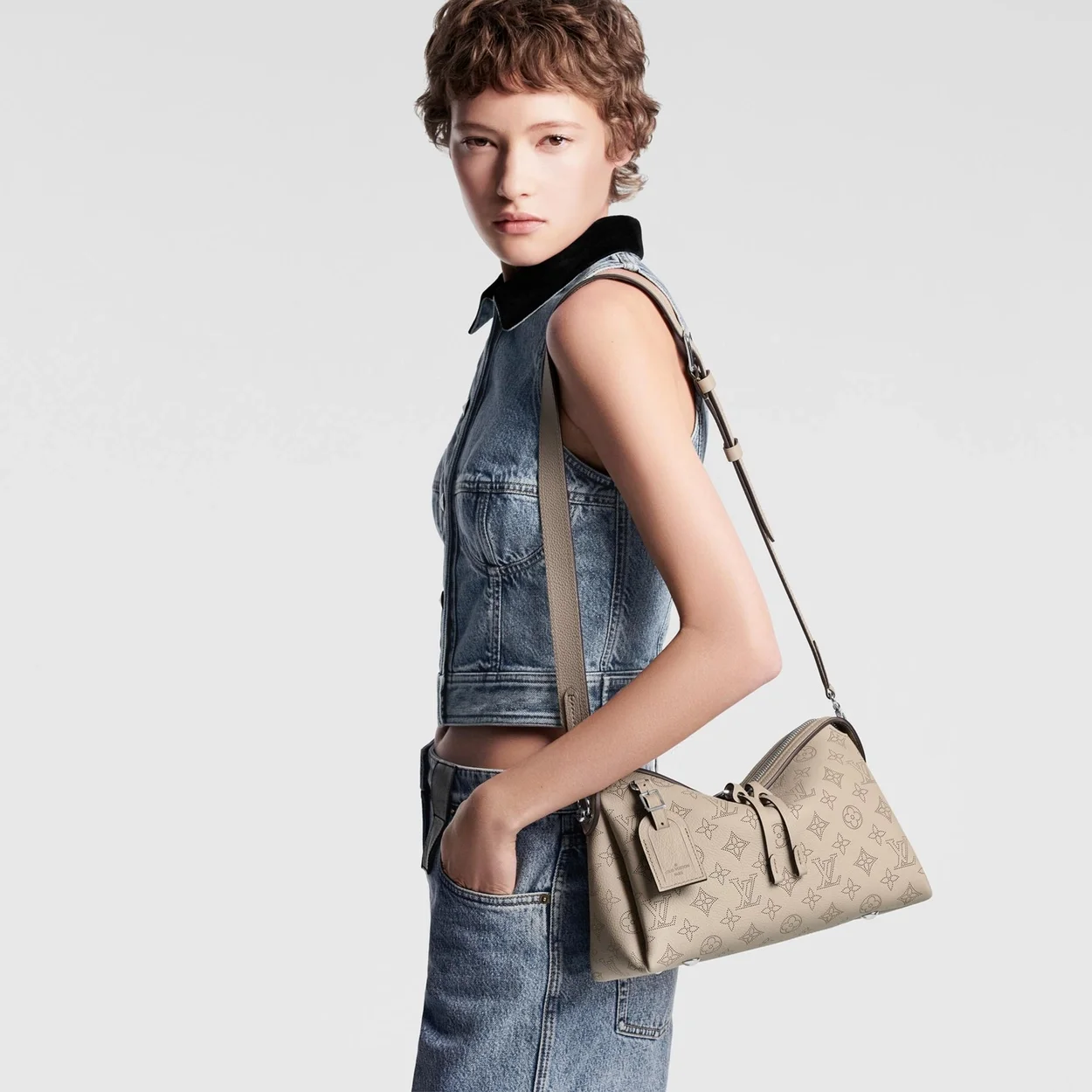 루이비통 핸드 잇 올 PM 마히나 백 M24255