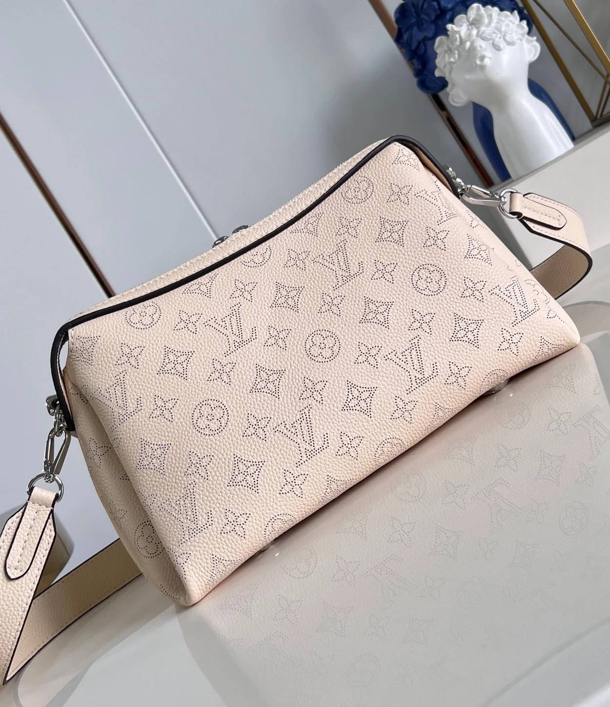 루이비통 핸드 잇 올 PM 마히나 백 M24114