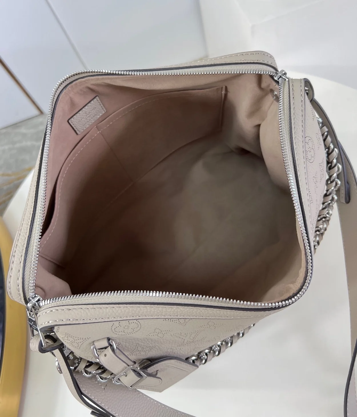 루이비통 핸드 잇 올 MM 백 M24133