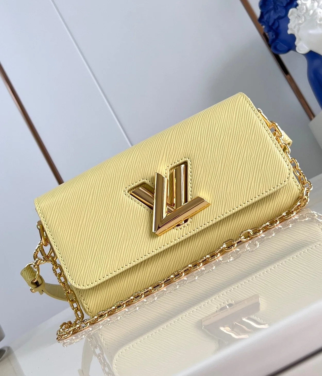 루이비통 트위스트 웨스트 백 M24548