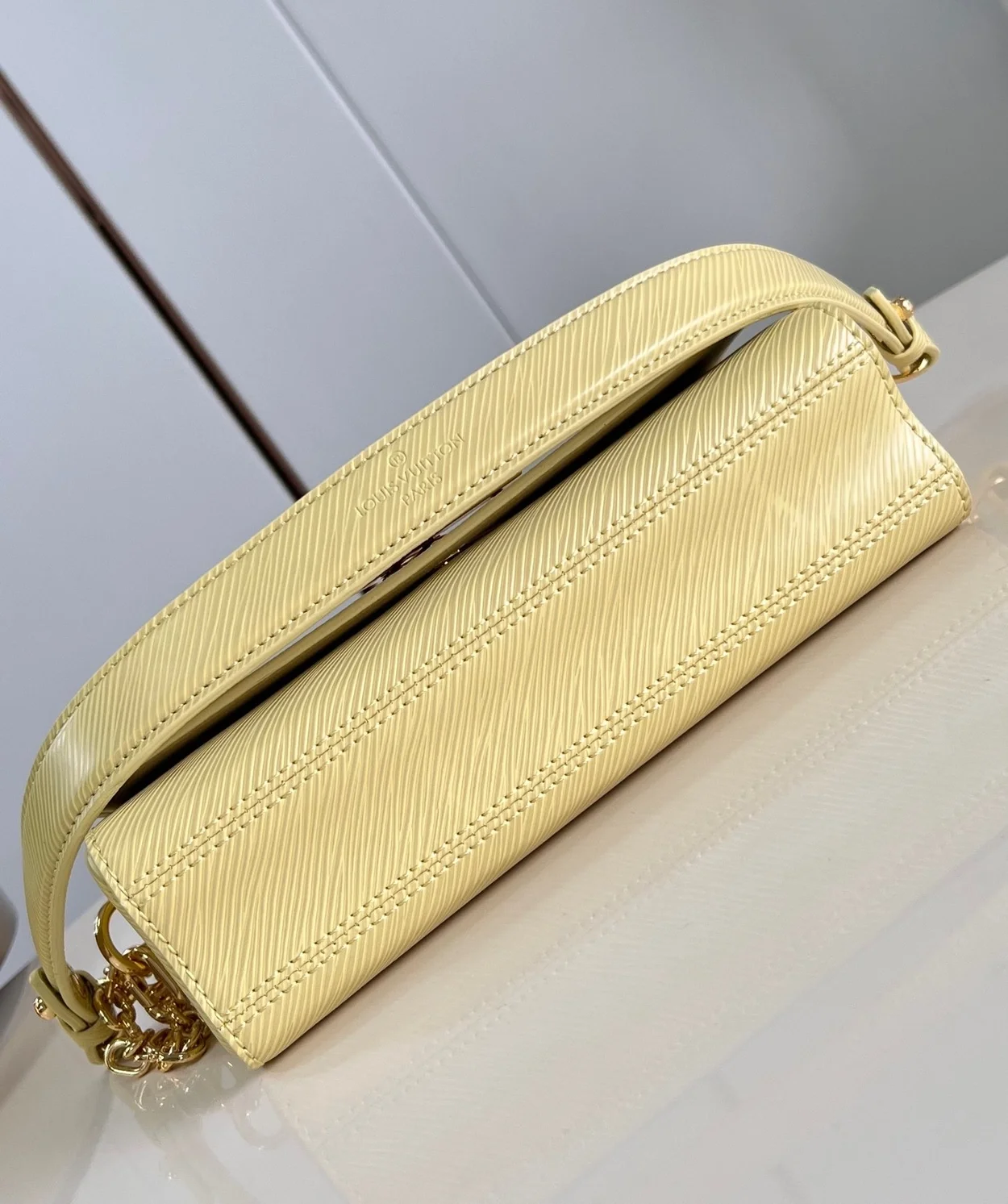 루이비통 트위스트 웨스트 백 M24548