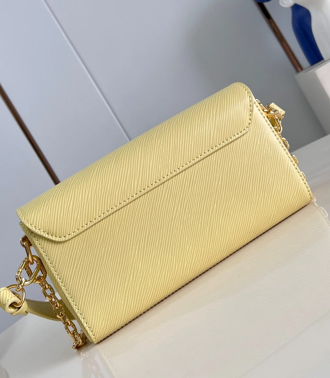 루이비통 트위스트 웨스트 백 M24548