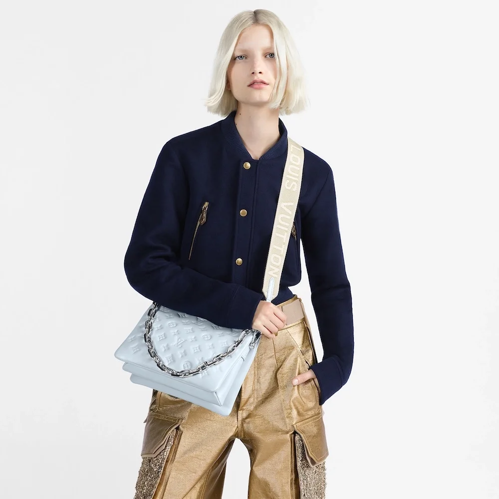 루이비통 쿠상 PM 백 실버 체인 스카이블루