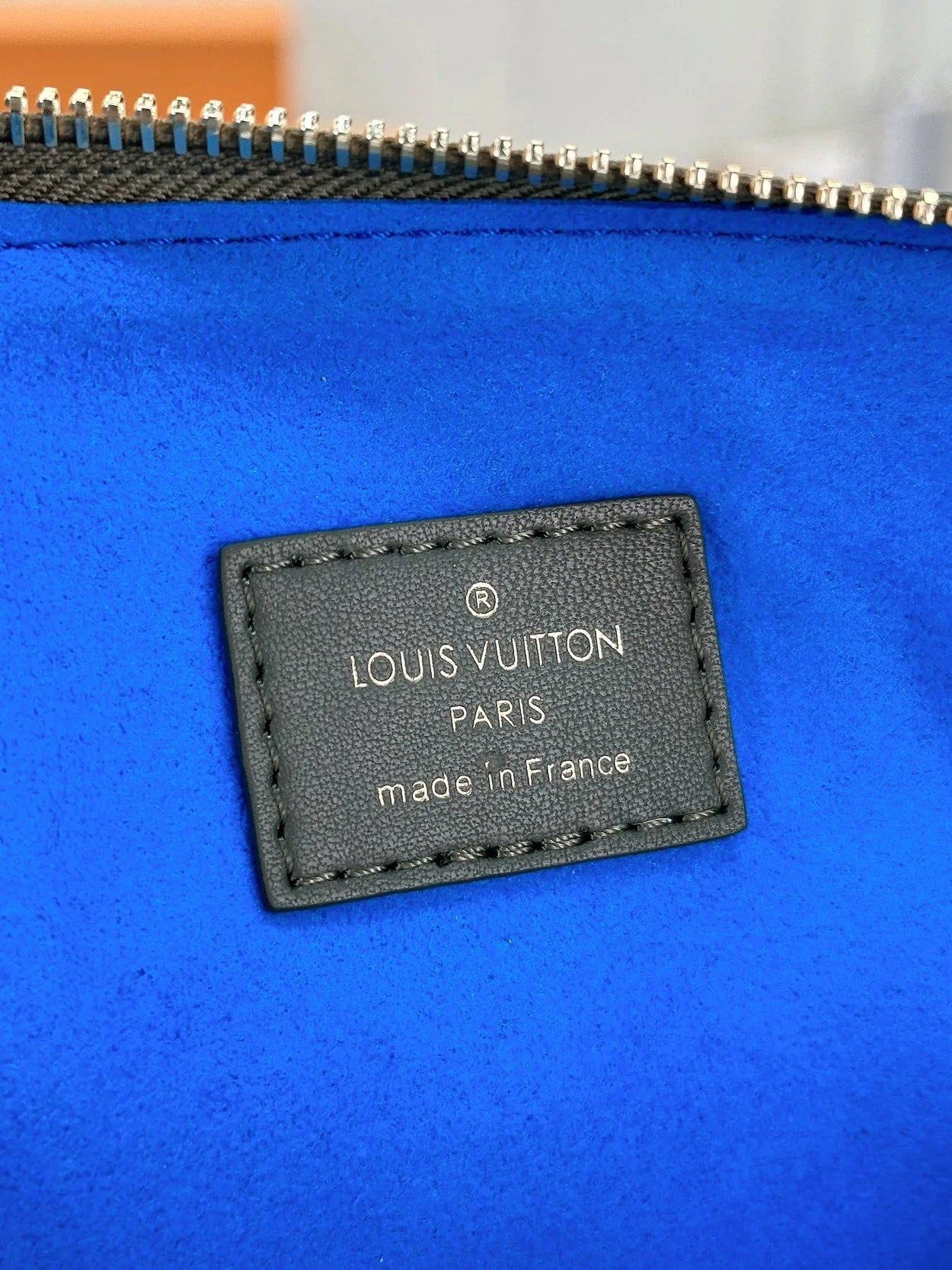 루이비통 쿠상 MM 백 카키 M21281