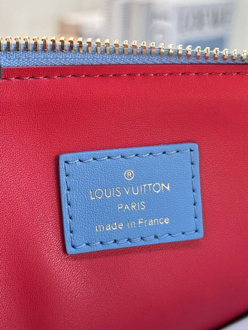 루이비통 쿠상 MM 백 블루 M21650