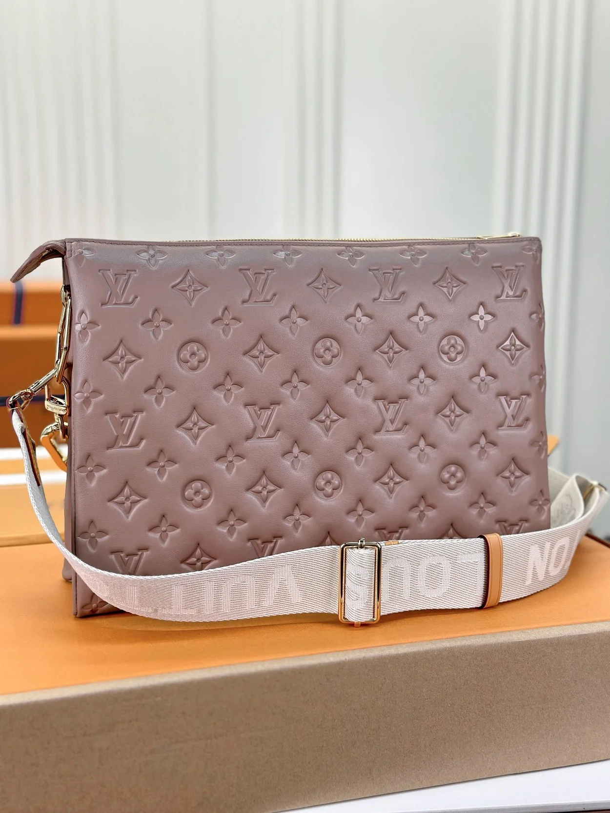 루이비통 쿠상 MM 백 갈렛 M21276