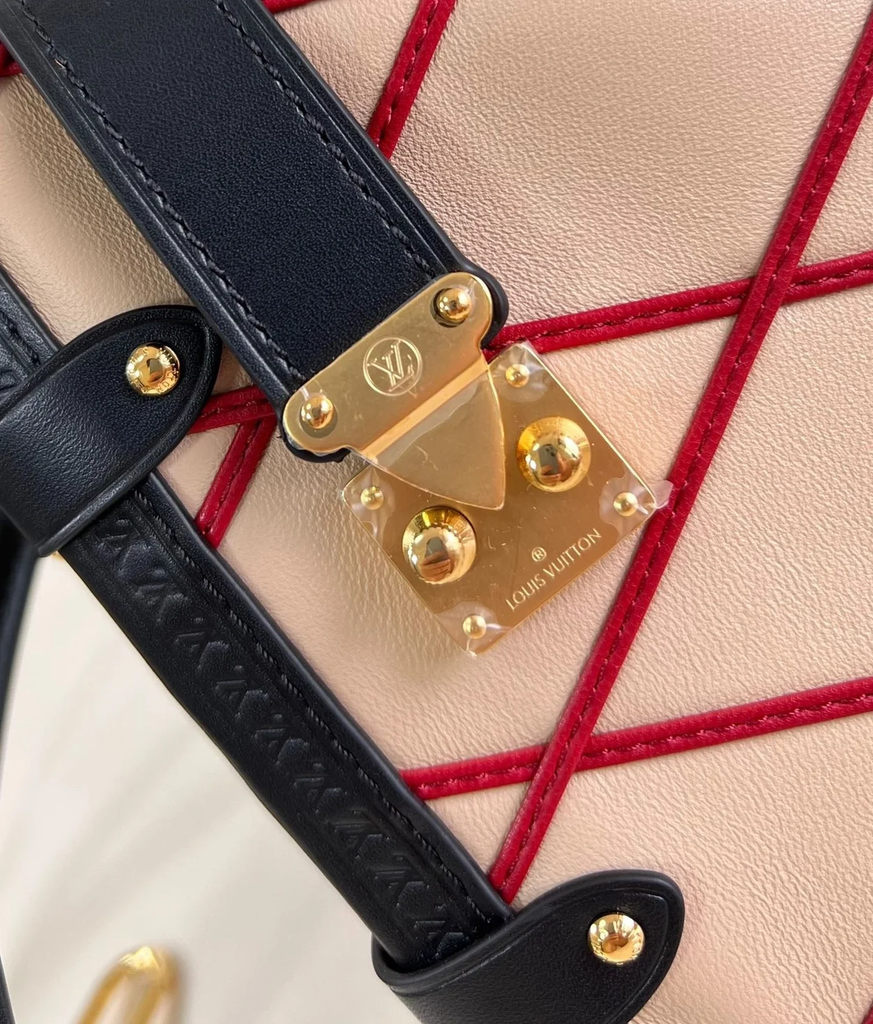 루이비통 사이드 트렁크 MM M24403