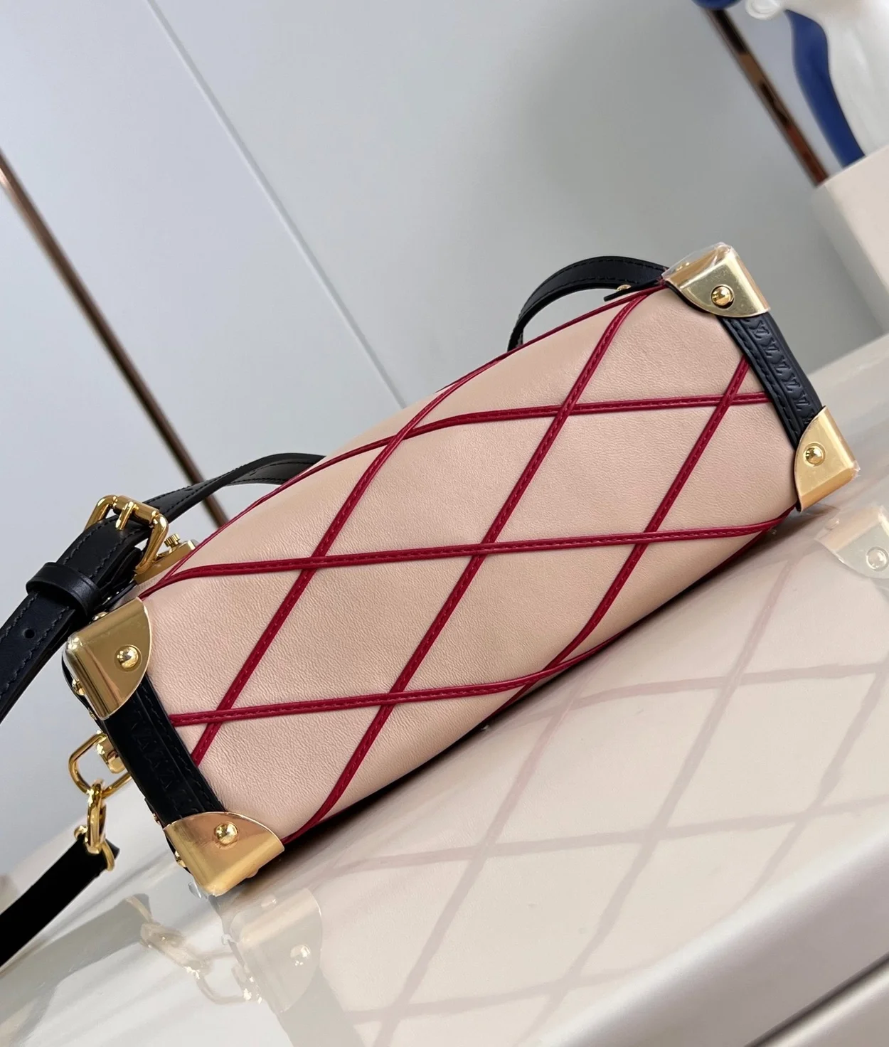 루이비통 사이드 트렁크 MM M24403