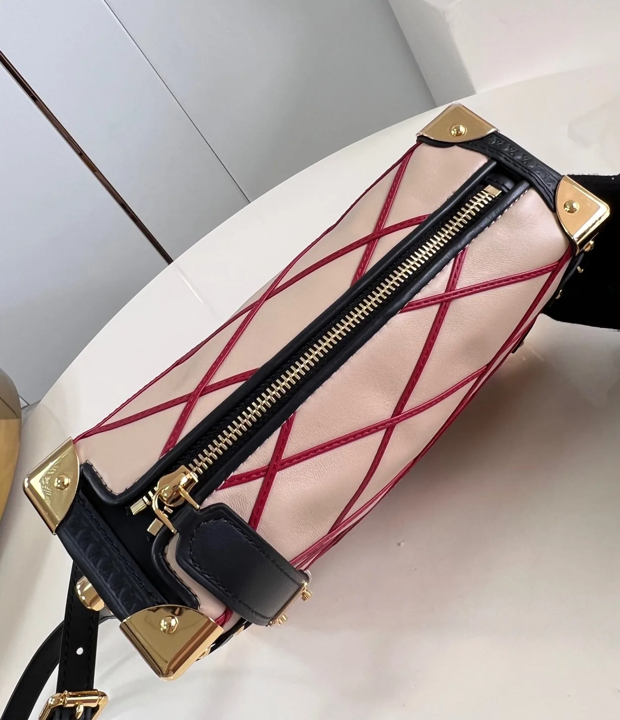 루이비통 사이드 트렁크 MM M24403