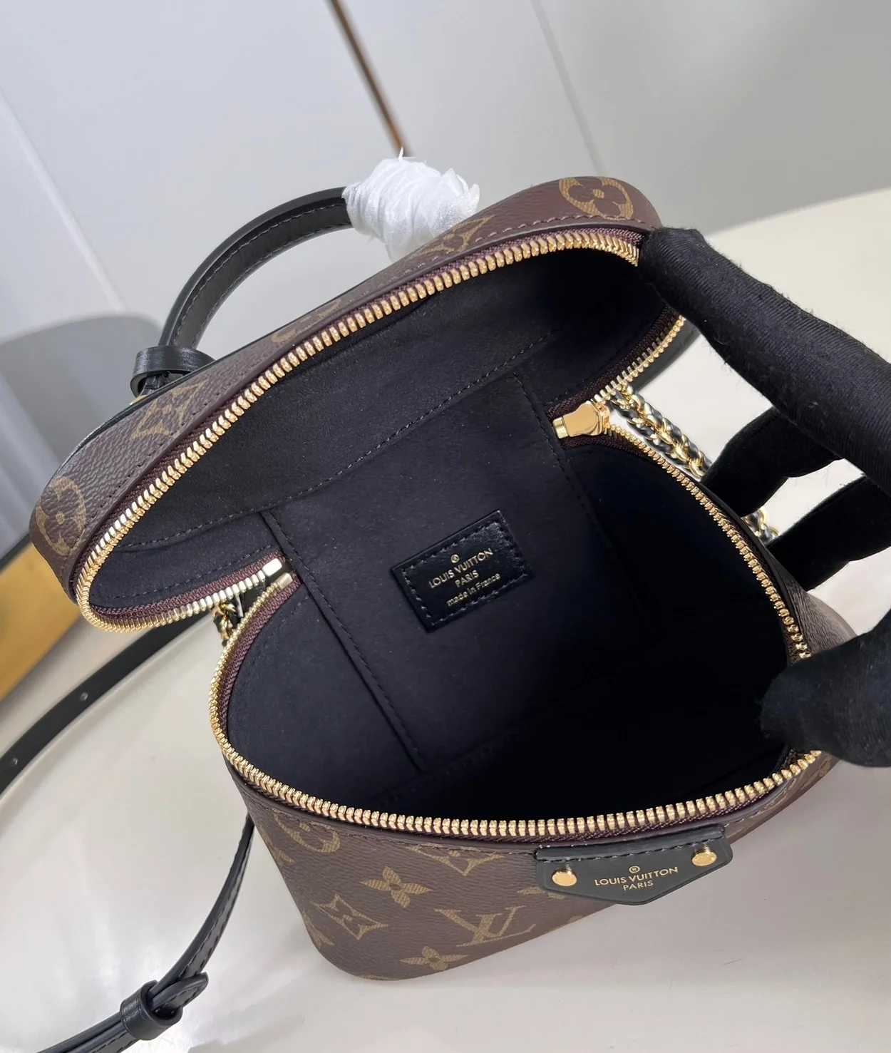 루이비통 배니티 체인 파우치 M47125