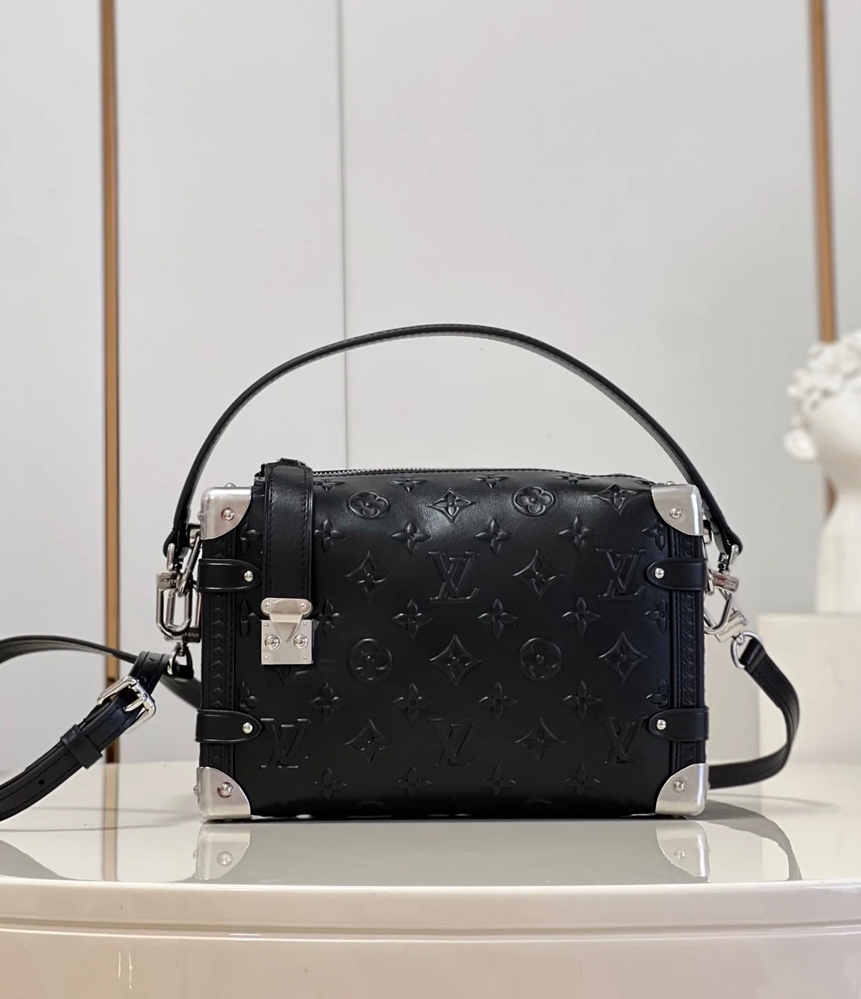 루이비통 모노그램 사이드 트렁크 PM M21709