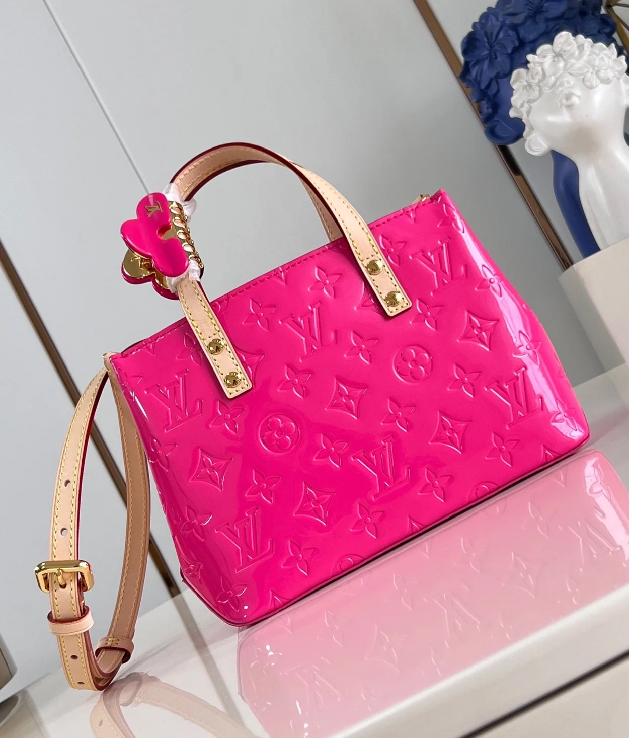 루이비통 리드 PM 모노그램 베르니 백 M24028