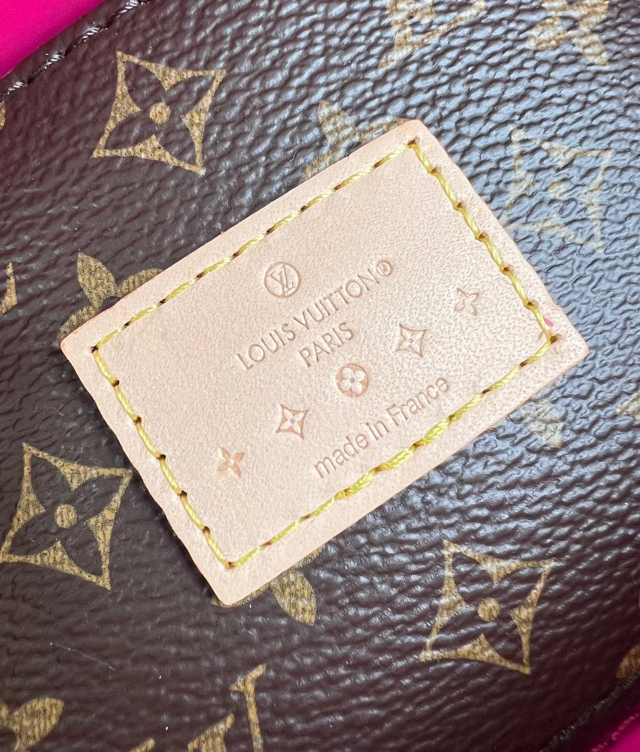 루이비통 리드 PM 모노그램 베르니 백 M24028