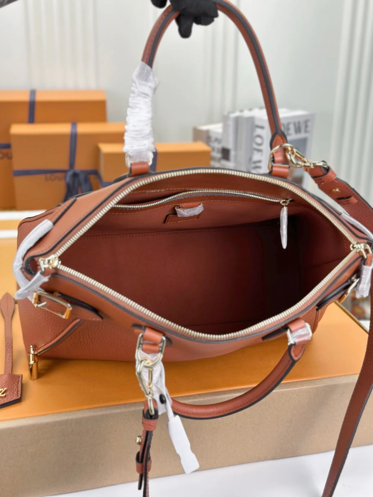 루이비통 락 잇 MM 백 브라운 M22925