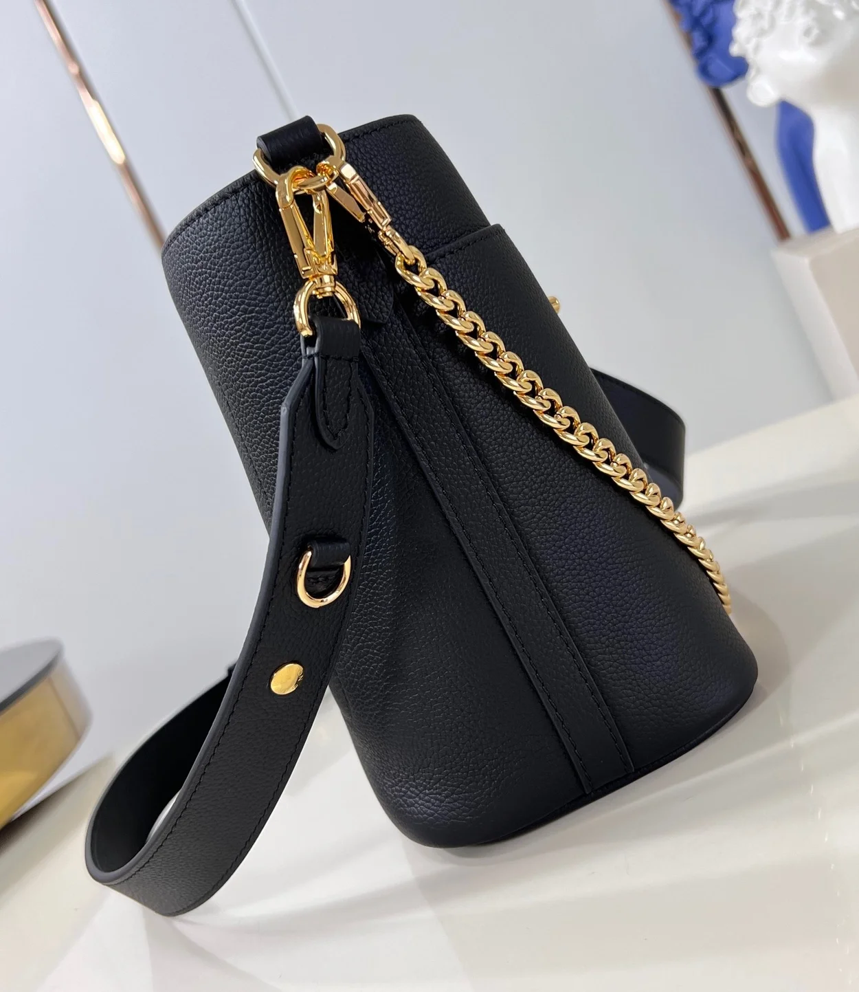 루이비통 락 앤 워크 백 블랙 M24006